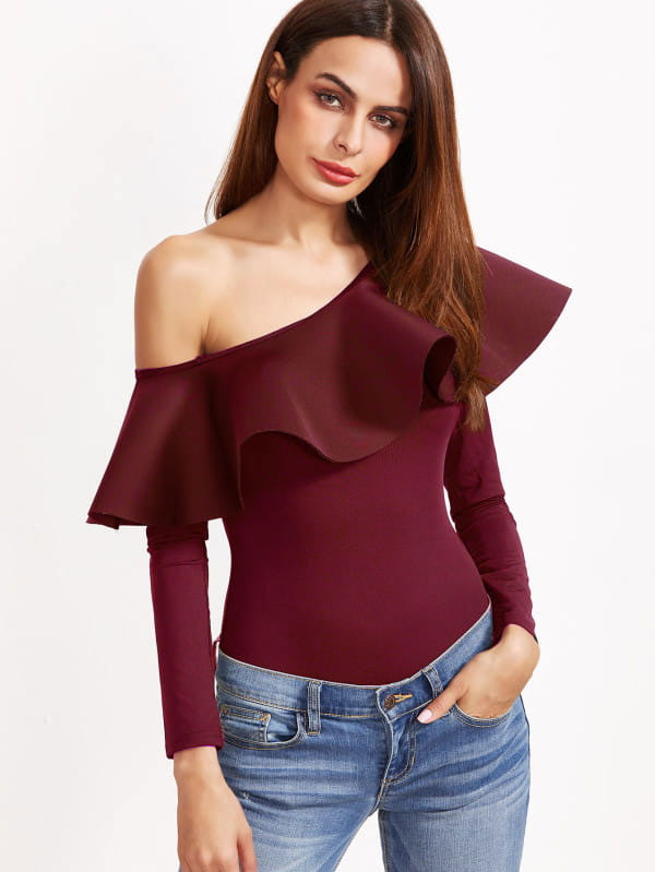 ruffle dress,ruffle design,latest fashion trends,fashion tips,women fashion tips