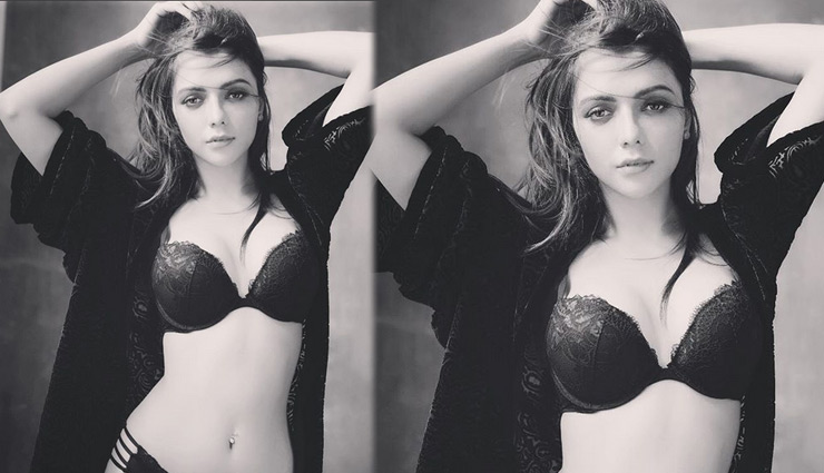 ruhi dilip singh,ruhi dilip singh instagram pics,ruhi dilip singh viral pics,madhur bhandarkar,calendar girls,bollywood