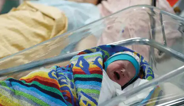 रूस की बमबारी के बीच यूक्रेन में बंकरों में गूंज रहीं किलकारियां, 7 दिन में 100 बच्चों ने जन्म लिया