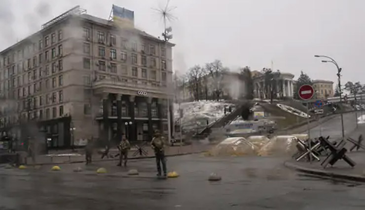 Russia Ukraine War: रूस ने माना युद्ध में मारे गए 498 सैनिक, करीब 1600 घायल; यूक्रेन में अबतक 752 लोगों ने गंवाई जान 