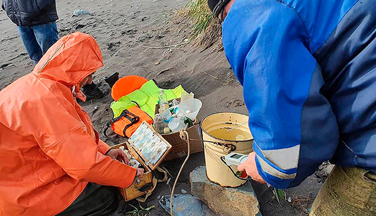 रूस के समंदर में सबसे बड़ी प्राकृतिक तबाही, तटों पर लगा जीवों के लाशों का ढेर eco disaster,kamchatka peninsula,mass death of sea animals,pacific beach,world news