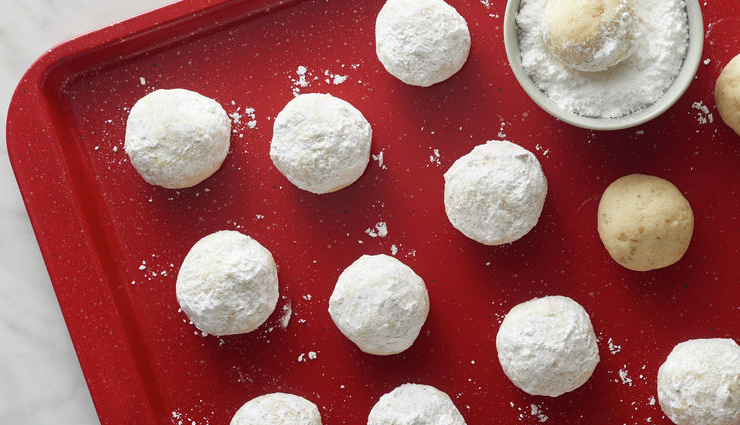 Recipe- Celebrate Christmas With This Delicious Russian Tea Cakes