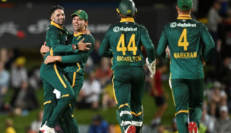 एनगिडी की धमाकेदार गेंदबाजी और ब्रीट्जके के बेहतरीन शतक से दक्षिण अफ्रीका ने ऑस्ट्रेलिया को दूसरे वनडे में 84 रनों से हराया