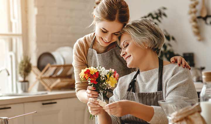 strengthen the relationship between mother in law and daughter in law by keeping these things in mind there will never be a clash,mates and me,relationship tips