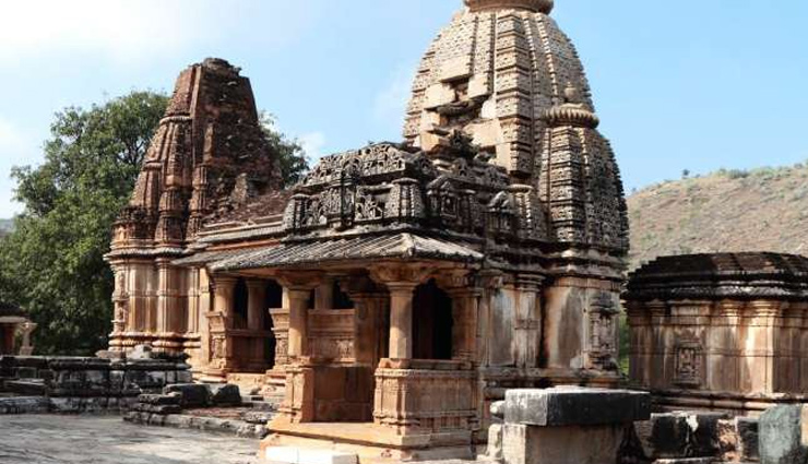 rajasthan,udaipur,saas bahu temple,saas bahu temple of udaipur,rajasthan tourism,tourist places rajasthan