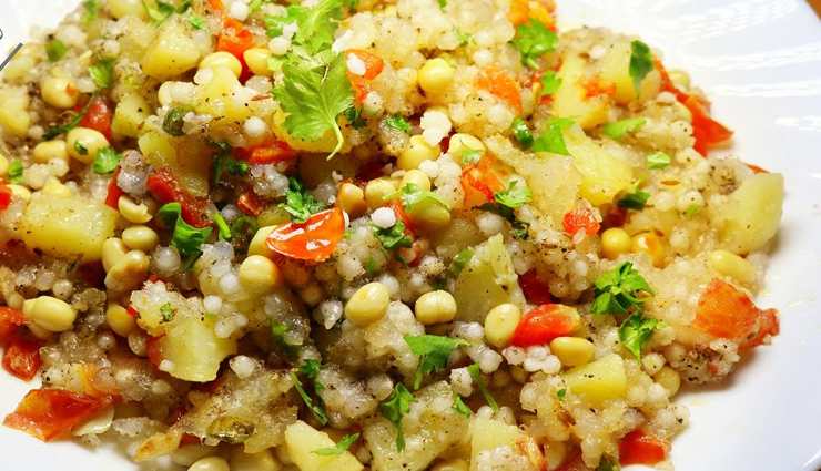 sabudana khichdi,sabudana khichdi recipe,how to make sabudana khichdi,easy sabudana khichdi recipe,vegetarian sabudana khichdi,indian sabudana khichdi,tapioca pearl khichdi,maharashtrian sabudana khichdi,healthy sabudana khichdi,sabudana khichdi with peanuts,sabudana khichdi with potatoes