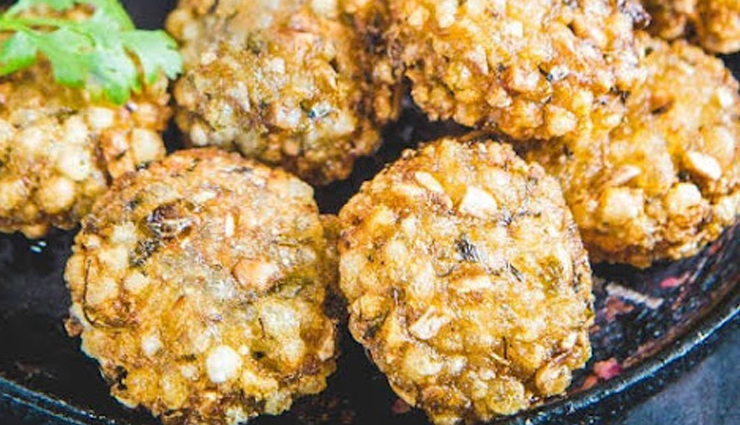 pune street food tour,authentic pune flavors,pune food trail,top-rated pune street vendors,pune best street eats,popular pune food stalls,pune culinary heritage,pune tasty street fare,pune traditional street cuisine,pune foodie favorites,street food hotspots in pune,pune mouthwatering street dishes,pune hidden food gems,pune spicy street snacks,exploring pune food streets