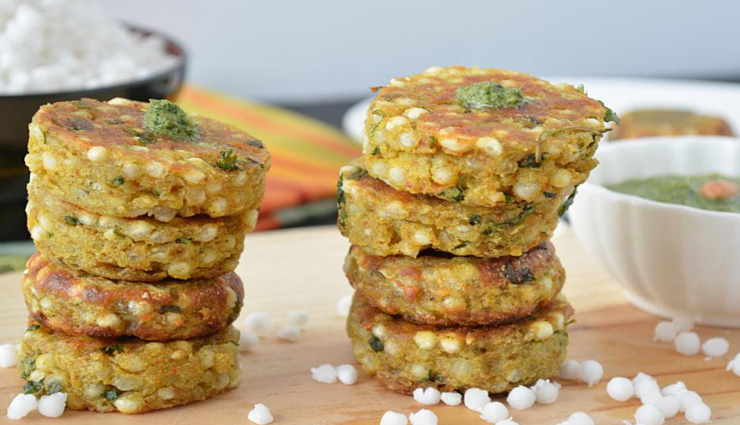 Navratri 2022 : उपवास के खाने में बनाए क्रिस्पी साबुदाना वड़ा #Recipe 