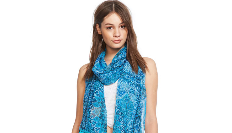 scarf,scarves,different type of scarf,fashion,fashion trendz ,फेशन, स्कार्फ पहनने के तरीके, स्टाइल 