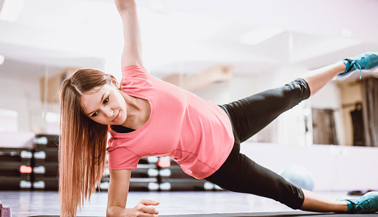 clam series,single-leg hip raise,bent-knee swiss ball reverse hip raise,grasshopper beats,side saddle leg lifts,curtsy lunges,step-ups,effective exercises to reduce saddlebags,Health tips,fitness tips