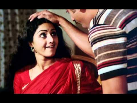 best movies of sridevi,sridevi,hit movies of sridevi,nagin,sadma,chaalbaaz,mr india,chandni,lamhe,english vinglish,mom
