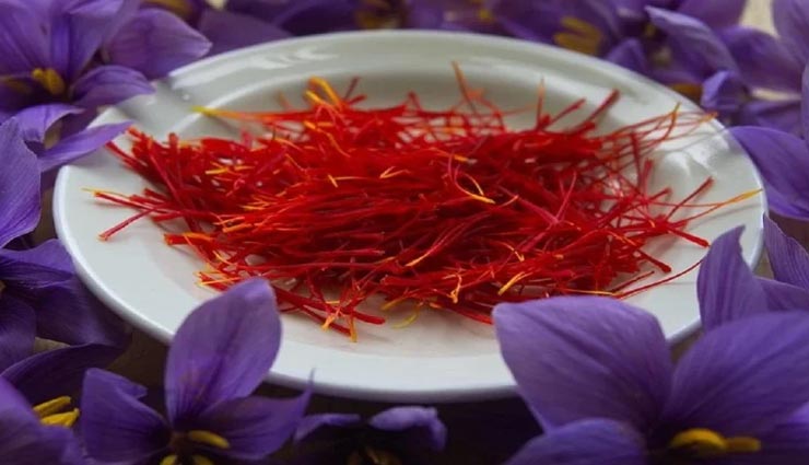 आखिर क्यों कहा जाता हैं इस मसाले को 'रेड गोल्ड', कीमत आपके होश उड़ा देगी