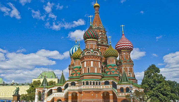 famous temples in the world,mysterious temples in the world,temple of heaven,temple of heaven china,wat rong khun,wat rong khun thailand,the sheikh zayed grand mosque,sheikh zayed grand mosque in abu dhabi,saint basil cathedral in moscow,saint basil cathedral in moscow russsia,travel,holidays,travel guide,tourism