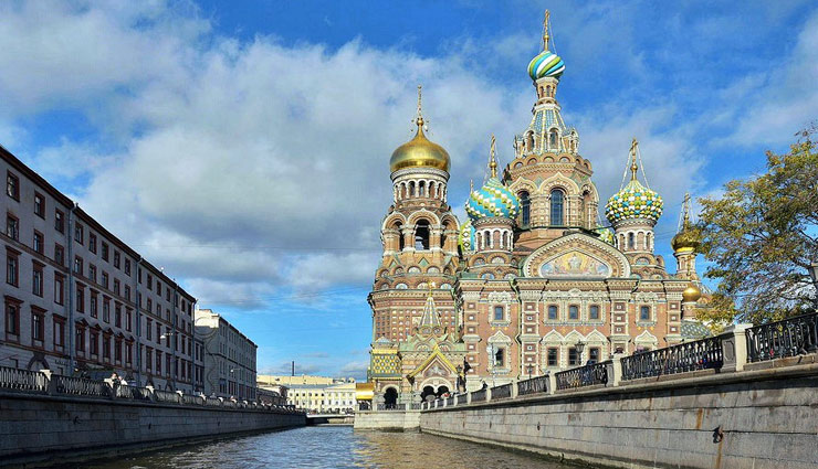 नदी के किनारे बैठकर ले यहाँ के खूबसूरत नजारों का मजा, दिलाते हैं सुख की अनुभूति places to visit,foreign places,natural places