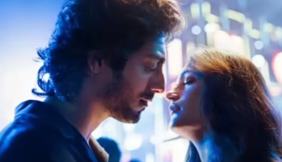 saiyaara,2025 hit film,saiyaara movie analysis,blockbuster 2025,film review,saiyaara impact,cinema trends 2025,top movies 2025,saiyaara success story,movie industry analysis,saiyaara box office,film history,modern cinema,saiyaara