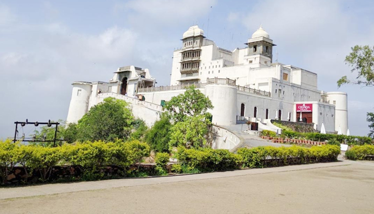 historical places in udaipur,udaipur historical sites,beautiful places in udaipur,top attractions in udaipur,must-visit udaipur monuments,best forts in udaipur,palaces in udaipur,udaipur heritage tour,udaipur cultural sites,udaipur tourist spots