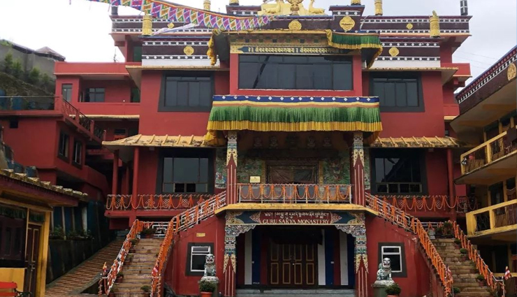 tourist attractions in darjeeling,places to visit in darjeeling,darjeeling sightseeing spots,famous landmarks in darjeeling,top tourist destinations in darjeeling,cultural heritage sites in darjeeling,darjeeling himalayan railway,tea gardens in darjeeling,darjeeling mall road,tiger hill sunrise view