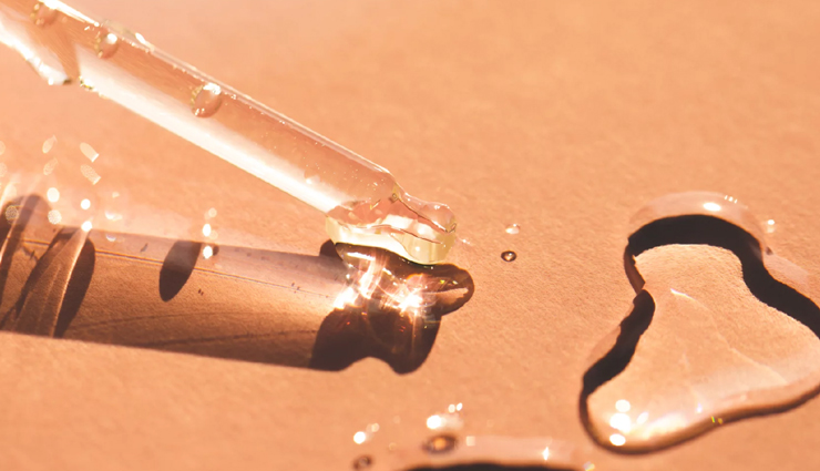 ingredients to avoid under eyes,skincare ingredients to avoid near eyes,synthetic fragrance dangers for eyes,steroids under eyes risks,alcohol effects on under-eye skin,salicylic acid under-eye precautions,formaldehyde in eye skincare,eye cream ingredient warnings,delicate skin around eyes,under-eye skincare precautions