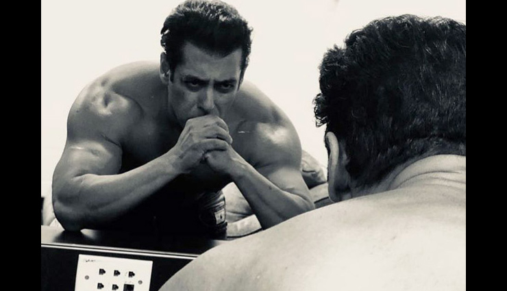Bhai turns 18! Shirtless pic of Salman Khan has fans getting a heatstroke