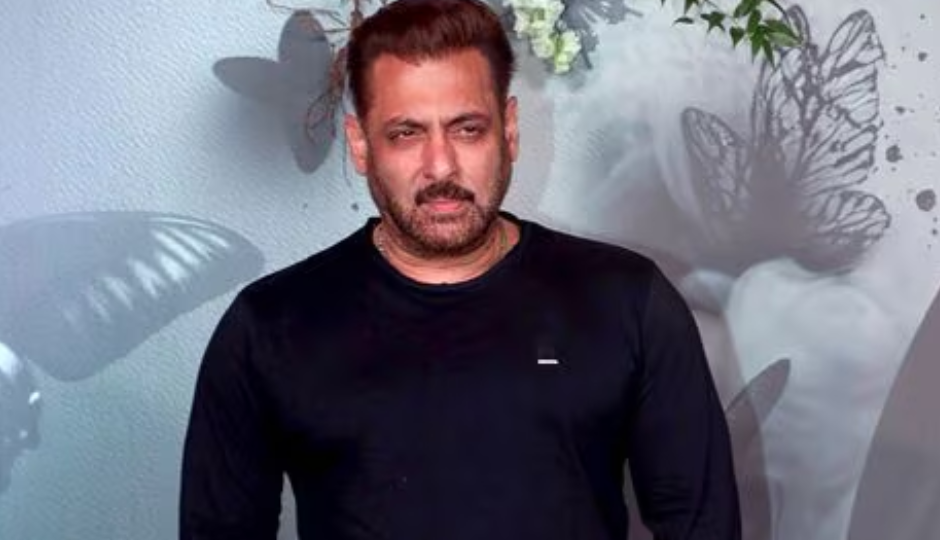 Salman Khan,superstar salman khan,ayat,salman paparazzi,salman video viral,salman ayat,arpita,ipl team,salman ipl