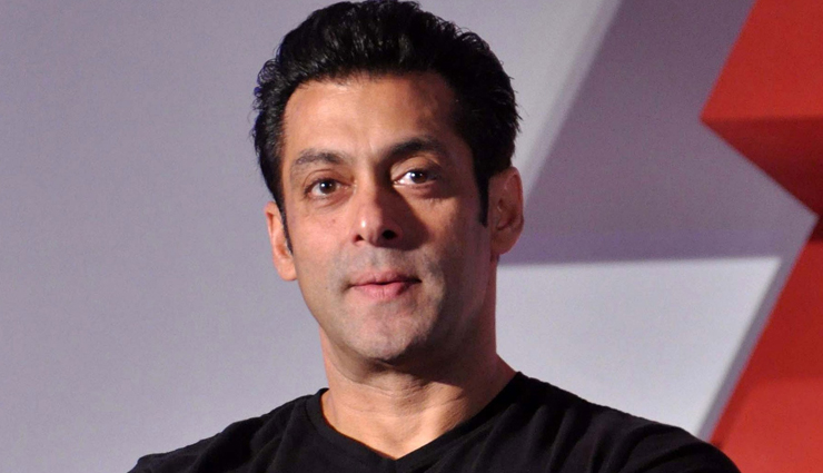 Shah Rukh Khan,Salman Khan,sanjay dutt,ajay devgan,ranbir kapoor,5 bollywood celebrities who are addicted to cigarette,cigarette addiction of bollywood stars,stars addictions