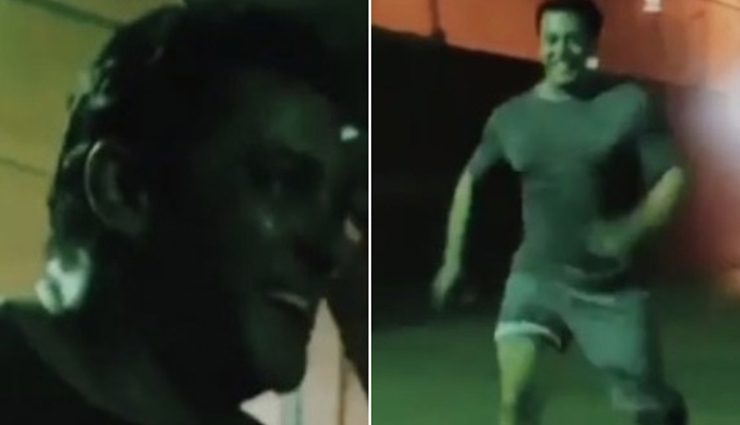 VIDEO- Sultan Salman Khan races a horse, guess who wins