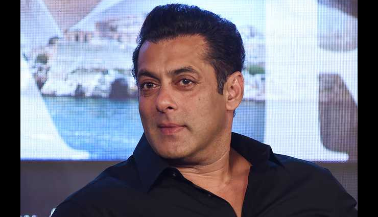 Salman Khan slaps security guard for being rough with fan
