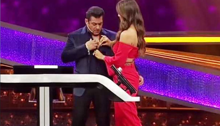 शिल्पा शेट्टी ने सरेआम खोले सलमान खान के शर्ट के बटन, देखे वीडियो