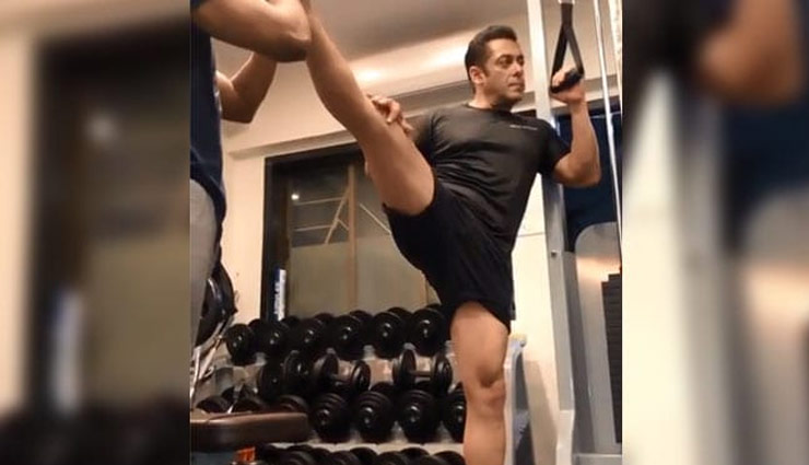 सलमान खान जिम में कर रहे थे Exercise, तभी आ गया उनका डोडो और फिर...देखें वीडियो
