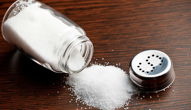 अपनी किस्मत को चाहते है चमकाना तो बिना किसी को बताये करे नमक से जुड़े ये उपाय