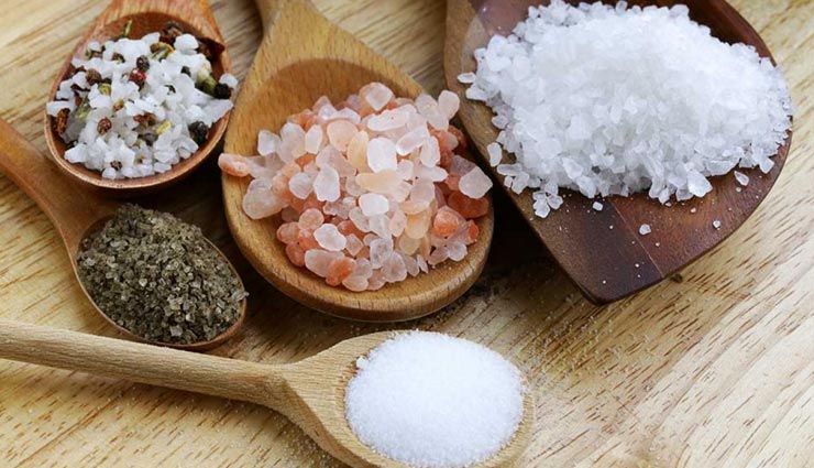 इस तरह इस्तेमाल किया गया नमक दूर करेगा घर की नकारात्मकता, जानें और लाएं खुशियां vastu tips,vastu tips in hindi,positivity in life,salt and vastu