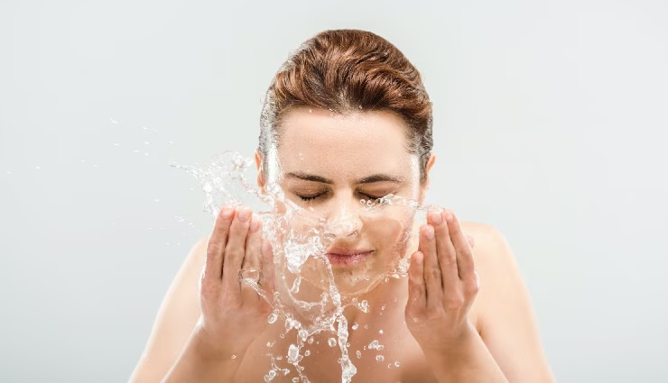 diy salt skincare,salt exfoliating scrub,salt for glowing skin,salt face mask,sea salt bath benefits,salt skin care routine,natural salt exfoliant,salt for acne-prone skin,salt and lemon scrub,salt honey face mask,salt water facial rinse,salt for skin health,salt for foot soak,diy salt treatments for skin,skincare with salt benefits.