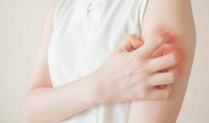 जरूरत से ज्यादा नमक ले सकता हैं आपकी जान, स्वाद बन सकता हैं सेहत पर भारी excess salt dangers,reduce salt intake,health risks of high salt consumption,low-sodium lifestyle,salt and heart health,salt-related health issues,tips for cutting down on salt,healthy salt alternatives,salt and cardiovascular health,balanced salt consumption,dangers of excessive sodium,low-salt diet benefits,sodium intake and well-being,importance of salt moderation,flavoring food without excessive salt