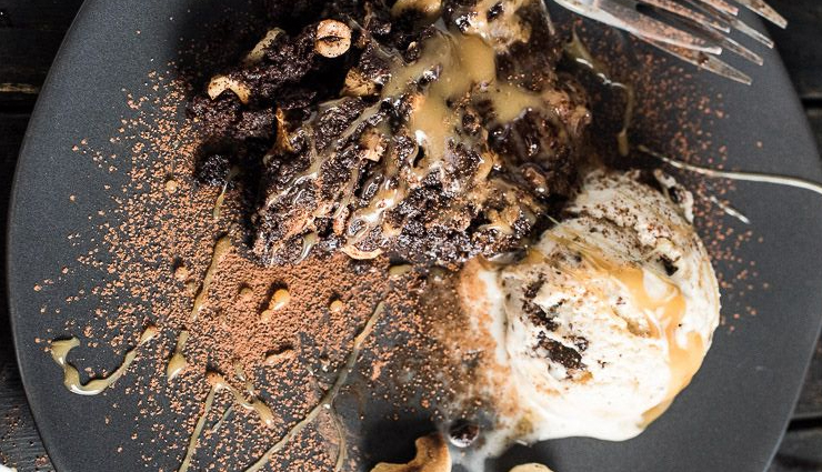Recipe- Extra Delicious Salted Caramel Vegan Skillet Brownie