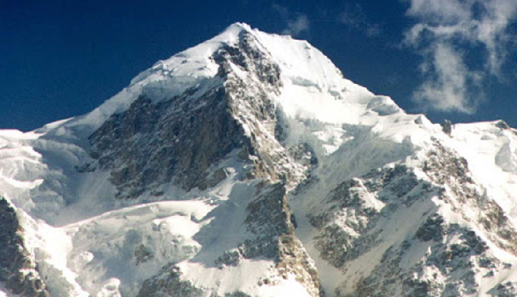 highest mountain peaks in india,top indian mountains,kanchenjunga peak,kamet peak,saltoro kangri,mamostong kangri,trisul peak,abi gamin,mount nanda devi,hardeol peak,anamudi peak,doddabetta peak,mountain trekking india