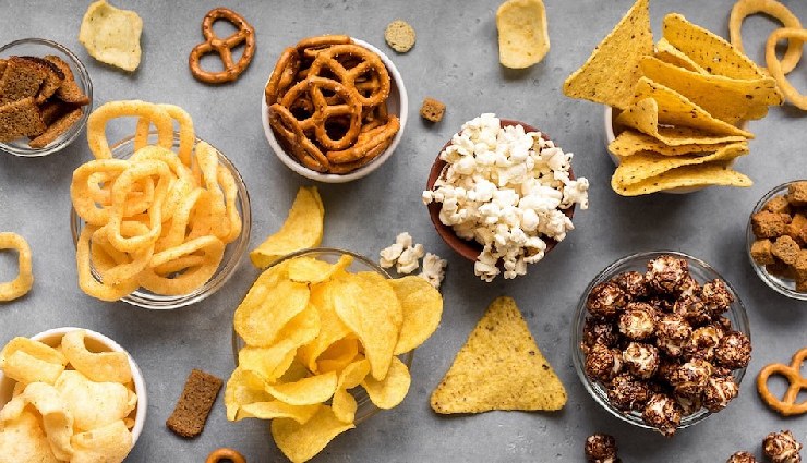 इन 9 तरह की चीजों को खाने से दिल होगा कमजोर, हार्ट अटैक को मिलेगी दावत foods that weaken heart health,foods that increase heart attack risk,foods harmful for the heart,foods to avoid for a healthy heart,heart health damaging foods,diet and heart attack risk,foods that harm cardiovascular health,unhealthy foods for the heart,risk factors for heart disease diet,foods to avoid for heart health