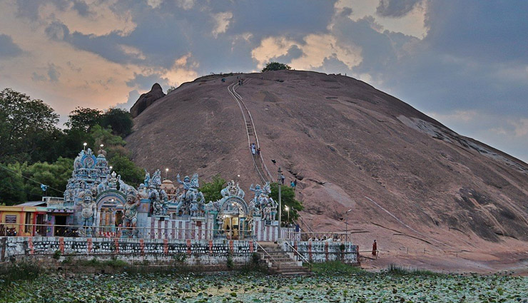 madurai tourist attractions,top 10 places to visit in madurai,meenakshi amman temple,madurai must-visit sites,things to do in madurai,madurai temples,vaigai dam,alagar kovil,samanar hills,tirupparankundram murugan temple,pazhamudhir solai,best tourist spots in madurai,historical places in madurai,religious sites in madurai,madurai travel guide