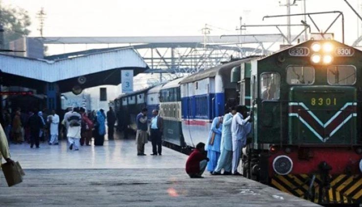 पाकिस्तान ने रद्द की भारत-पाक के बीच चलने वाली समझौता एक्सप्रेस ट्रेन, सभी यात्री लाहौर में फंसे