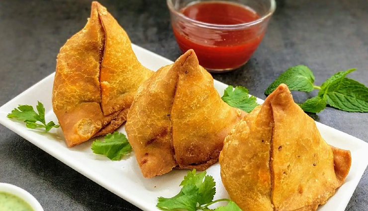 street food in manali,manali street food guide,best street food manali,must-try foods in manali,famous street food manali,manali local delicacies,manali food streets,traditional himachali cuisine manali,popular snacks in manali,manali food culture,manali food tourism,himachal street food,top street foods manali,manali culinary scene,manali food specialties