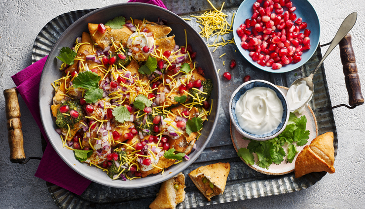 समोसा चाट बना देगी आपको इसके स्वाद का दीवाना, मिनटों में करें तैयार #Recipe 