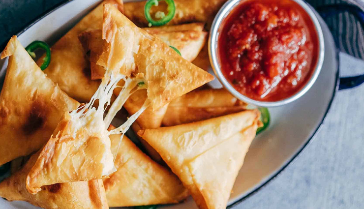 Recipe- Delicious Baked Cream Cheese & Chutney Samosa