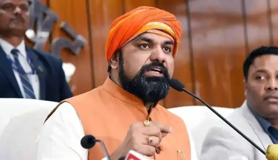 ‘हरे गमछे वालों को ढूंढो…’ — AI समिट में सीएम सम्राट चौधरी के बयान से गरमाई सियासत