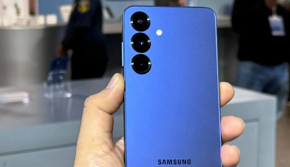 Samsung Galaxy S25 Plus पर बंपर छूट, कीमत में 30,000 रुपये तक की कटौती, जानें शानदार ऑफर