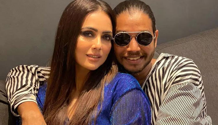 Sana Khan shares screenshots of personal texts after ex-beau Melvin Louis' cryptic post