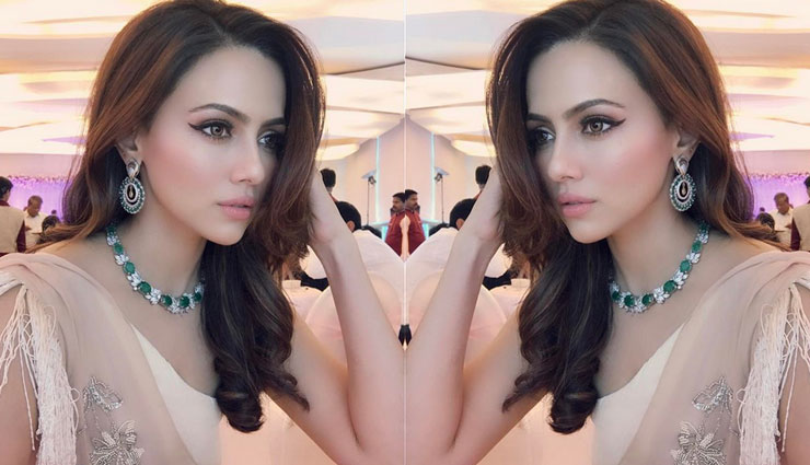 sana khan,sana khan pics,sana khan latest pics,sana khan instagram pics