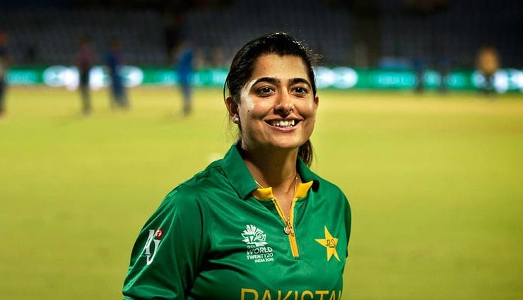 ellyse perry,sana mir,sarah jane taylor,laura marsh,danielle wyatt,hottest women cricketers,women cricketers around the world