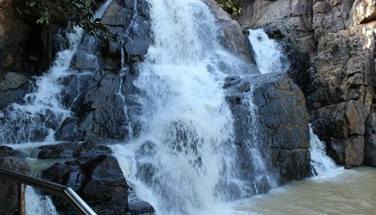 waterfalls in odisha,best waterfalls in odisha,scenic waterfalls in odisha,tourist attractions in odisha,famous waterfalls in odisha,natural wonders of odisha,trekking to waterfalls in odisha,photography at waterfalls in odisha,adventure tourism in odisha,spectacular waterfalls in eastern india