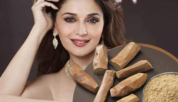 निखरी और दमकती त्वचा देंगे चंदन फेसपेक, इस तरह करें इस्तेमाल