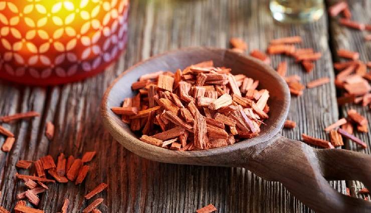 monsoon skincare tips,oily skin in rainy season,desi nuskhe for skin,home remedies for monsoon skin,diy skincare monsoon,t-zone oil control,natural skincare in rainy season,monsoon beauty hacks,kitchen ingredients for glowing skin,indian skin care routine