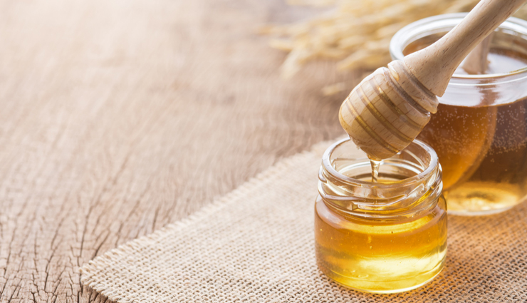 sandalwood and rose water face pack,sandalwood and honey face pack,sandalwood and milk face pack,sandalwood to cure skin problems,sandalwood beauty benefits,skin care tips,beauty tips